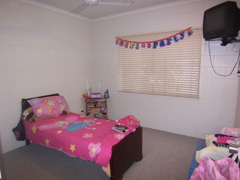 10/7 Charlotte Close, Woree QLD 4868