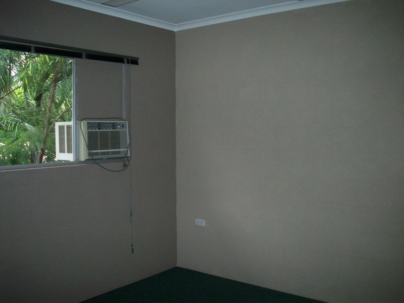 Holloways Beach QLD 4878