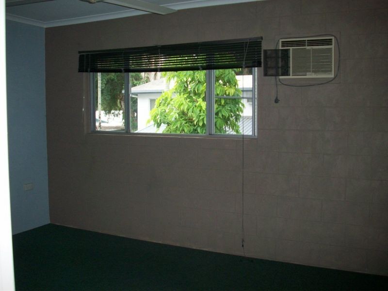 Holloways Beach QLD 4878