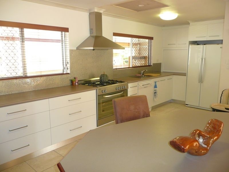 4 Pearl Close, Bayview Heights QLD 4868