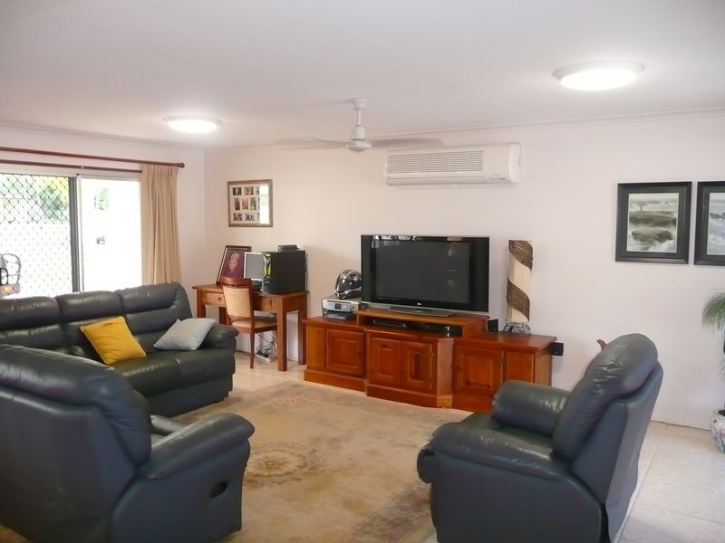 4 Pearl Close, Bayview Heights QLD 4868