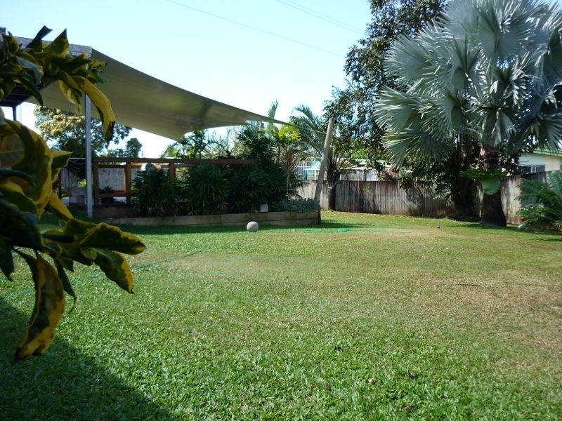 4 Pearl Close, Bayview Heights QLD 4868