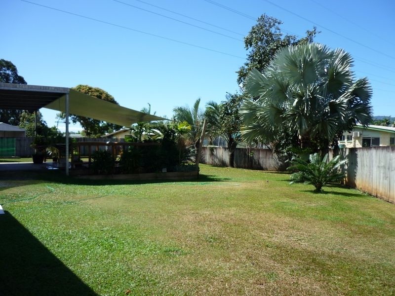 4 Pearl Close, Bayview Heights QLD 4868