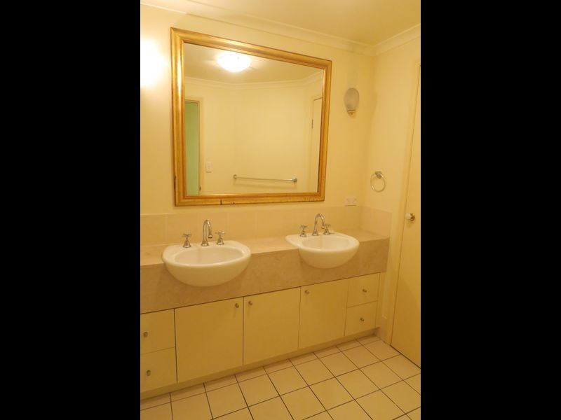 310/2 Greenslopes Street, Cairns North QLD 4870