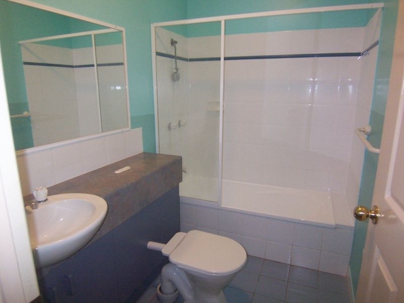 11/2 Marella Close, Manoora QLD 4870