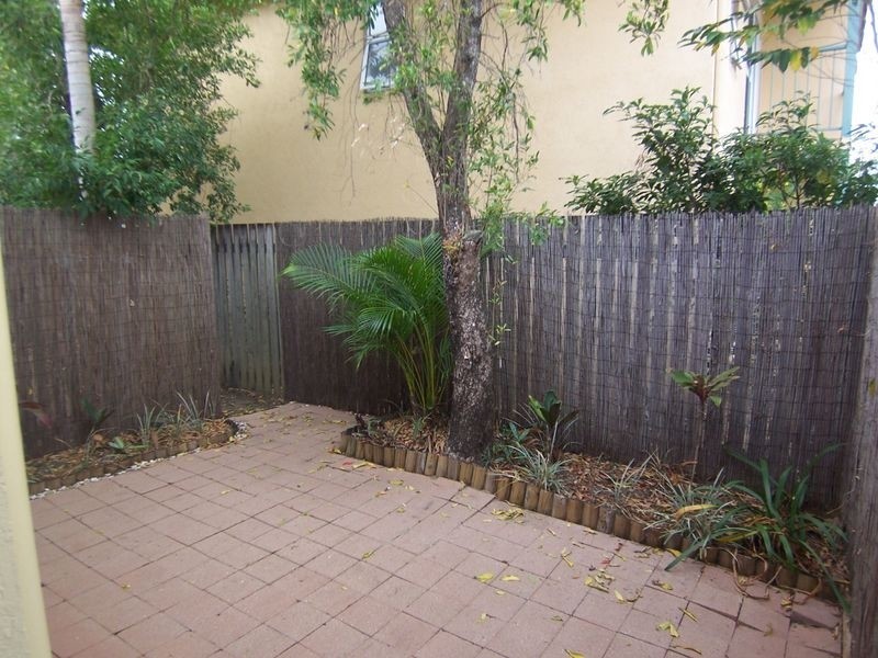 11/2 Marella Close, Manoora QLD 4870