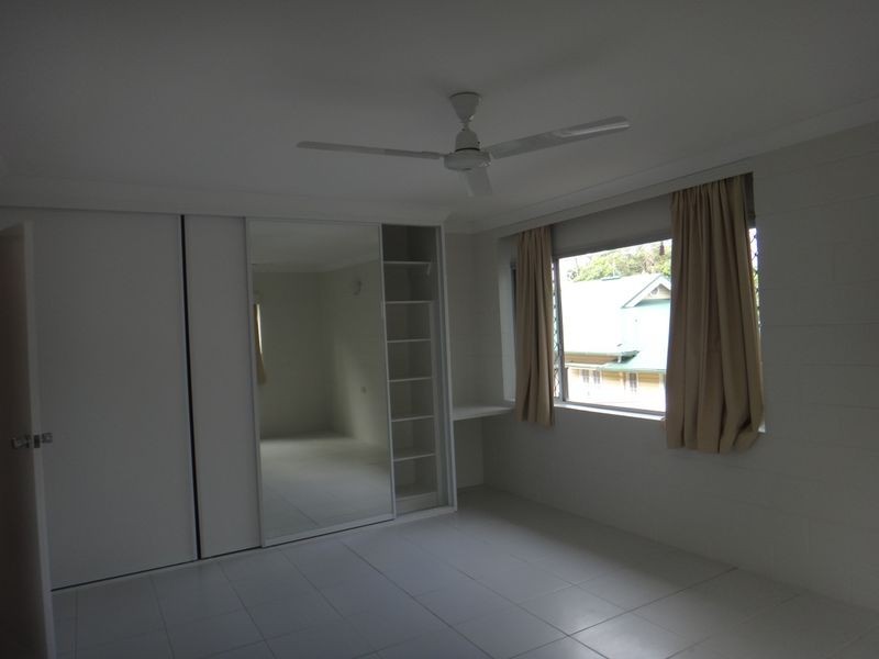 6/347 Lake Street, Cairns North QLD 4870