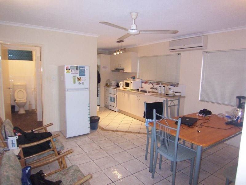 4/31 Digger Street, Cairns North QLD 4870