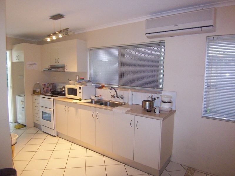 4/31 Digger Street, Cairns North QLD 4870