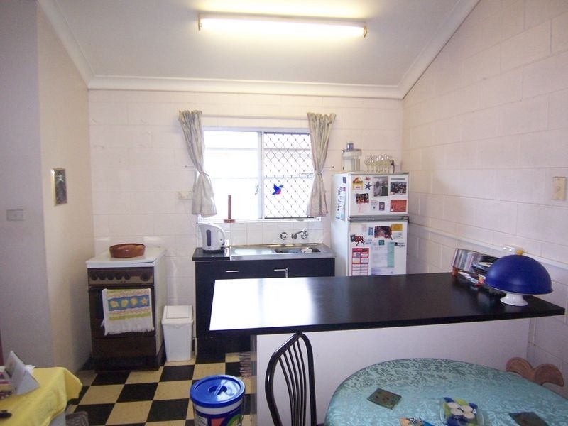 4 & 7/485 McCoombe Street, Mooroobool QLD 4870