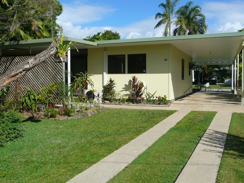 17 Solager Street, Manoora QLD 4870