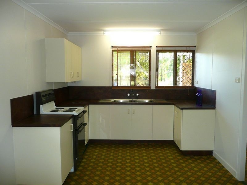 17 Solager Street, Manoora QLD 4870