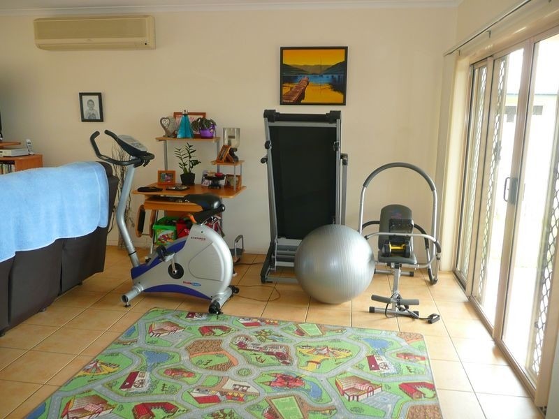 12 Village Terrace, Redlynch QLD 4870