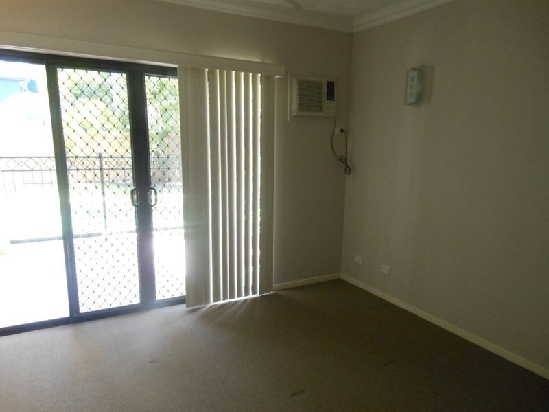 2/83 Hayward Street, Mooroobool QLD 4870