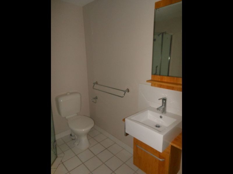 2/83 Hayward Street, Mooroobool QLD 4870