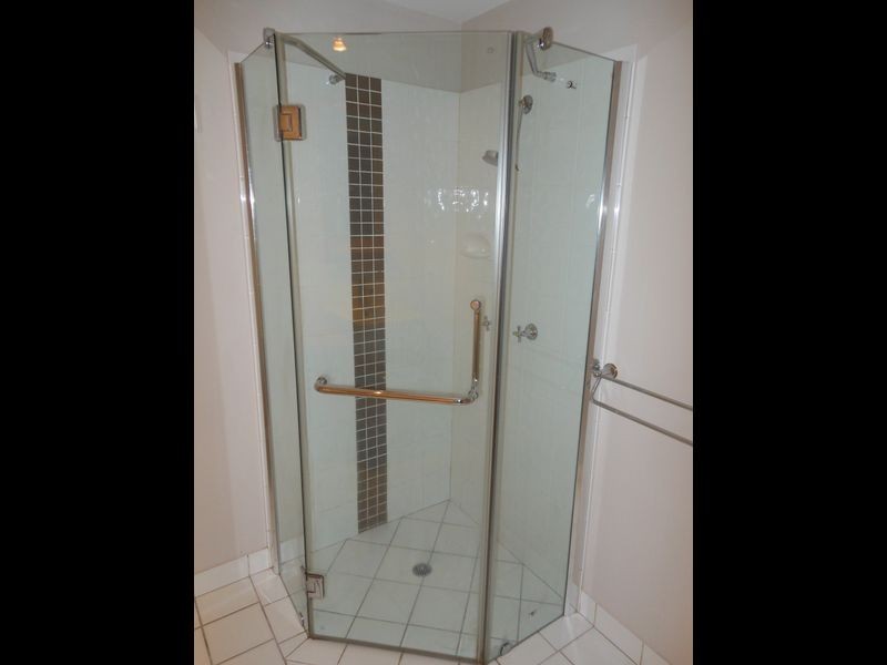 2/83 Hayward Street, Mooroobool QLD 4870