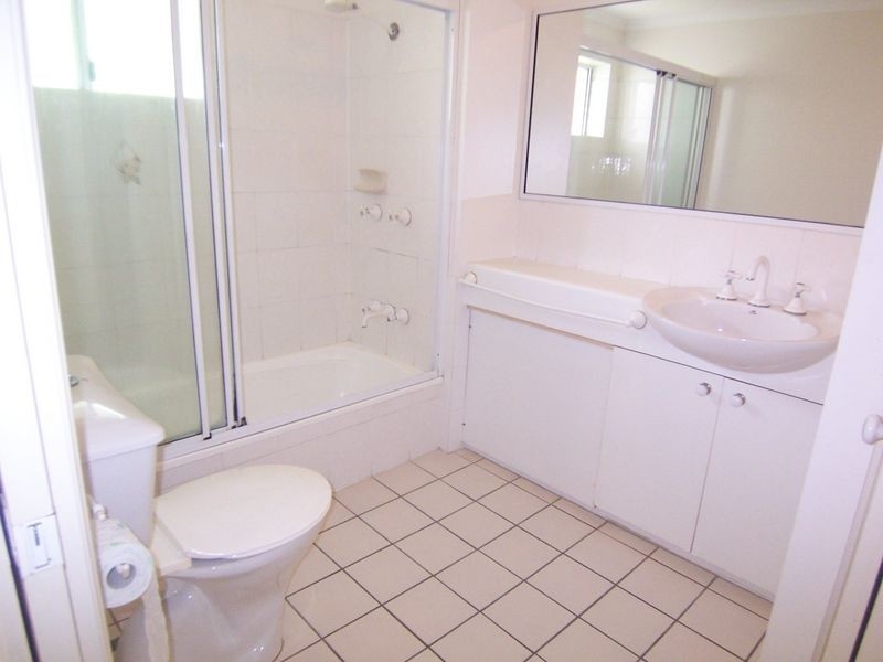 8/193 Mayers Street, Manoora QLD 4870