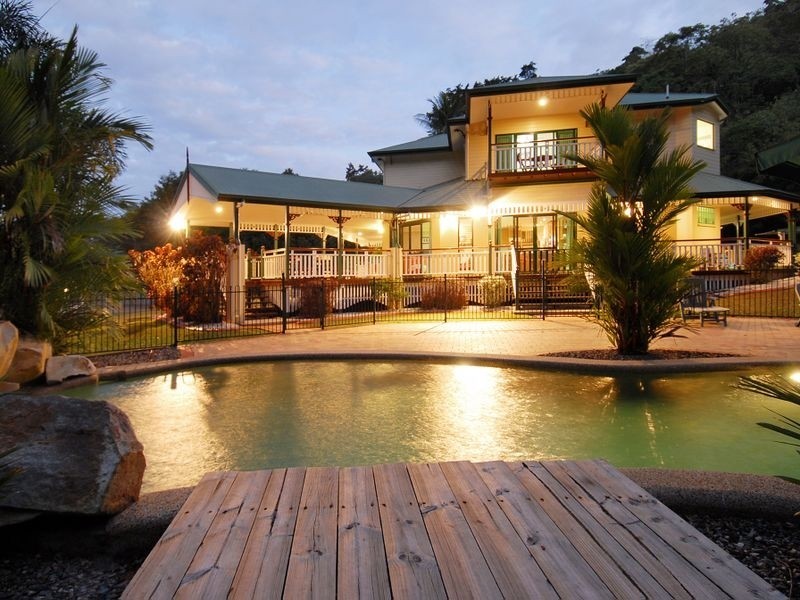 8 Kurrajong Street, Earlville QLD 4870