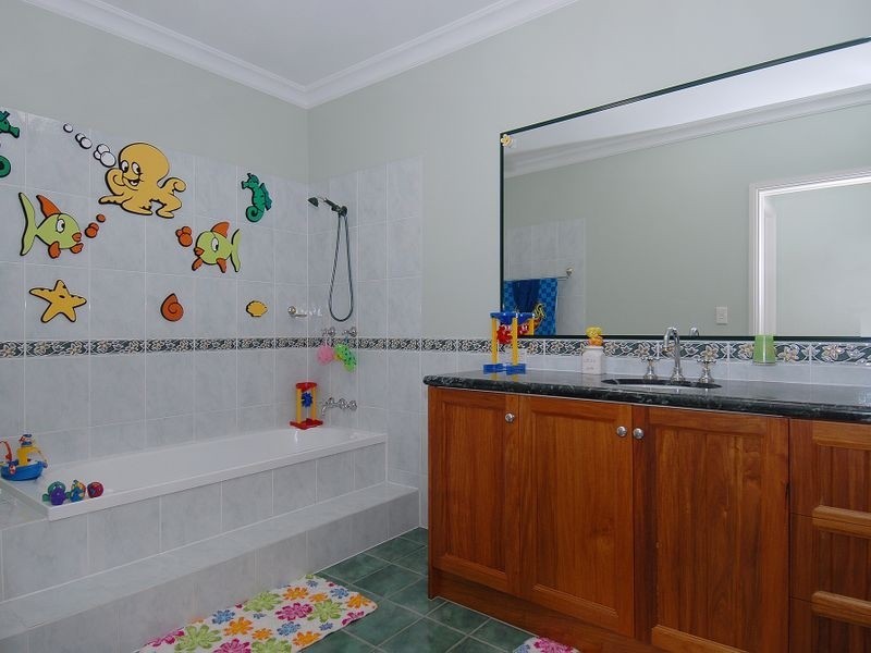 8 Kurrajong Street, Earlville QLD 4870