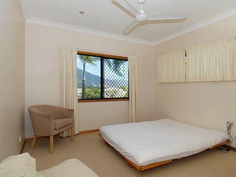 13 St Albans Close, Brinsmead QLD 4870