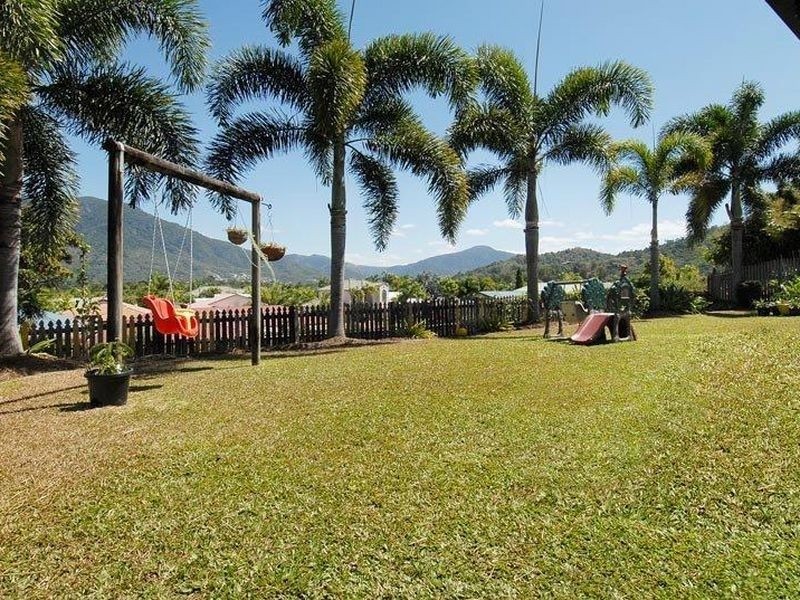 13 St Albans Close, Brinsmead QLD 4870