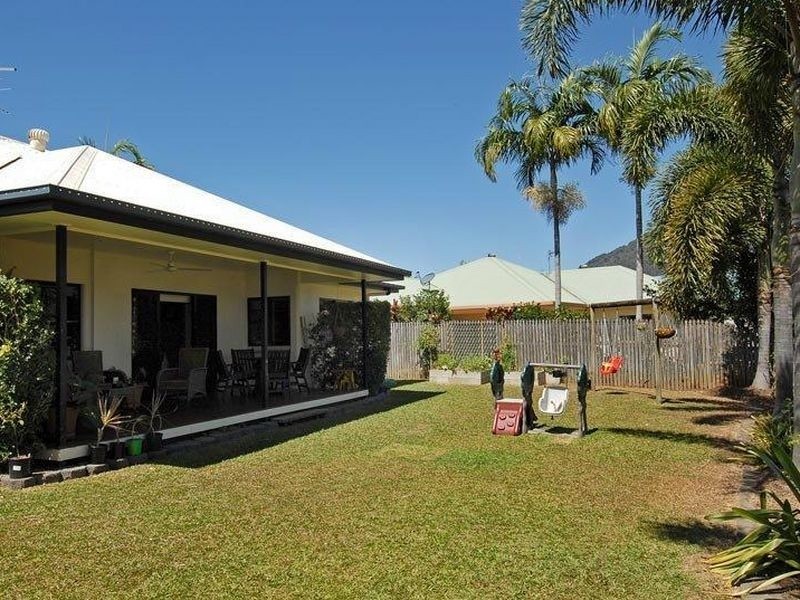 13 St Albans Close, Brinsmead QLD 4870