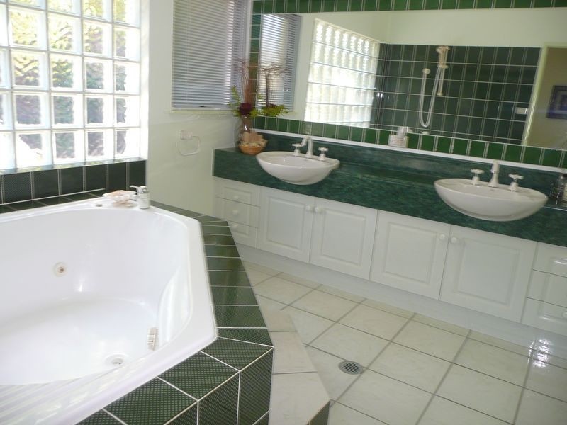 3 Torazzi Place – City View Estate, Mooroobool QLD 4870