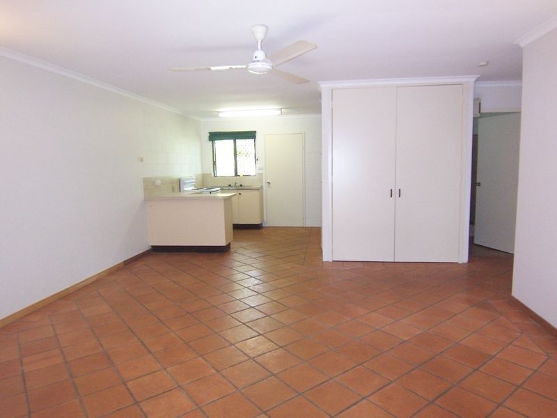 2/6 Armbrust Street, Manoora QLD 4870