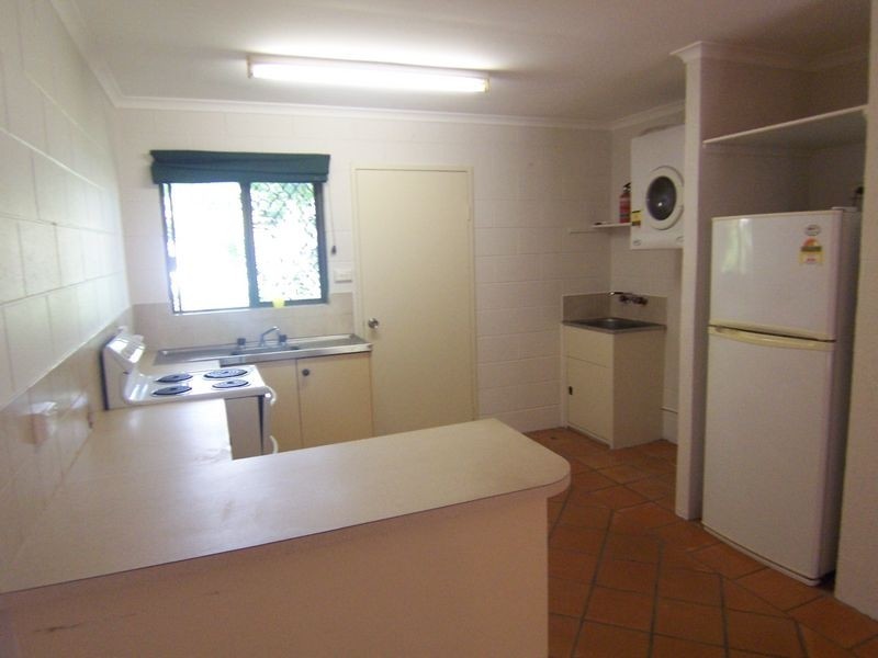 2/6 Armbrust Street, Manoora QLD 4870