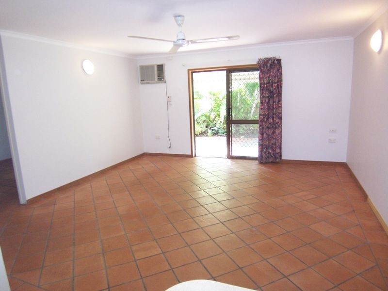 2/6 Armbrust Street, Manoora QLD 4870