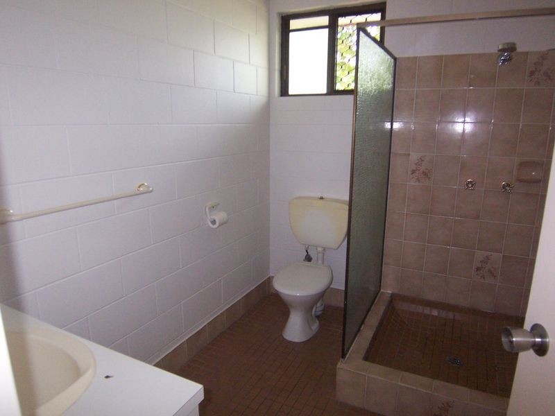 2/6 Armbrust Street, Manoora QLD 4870