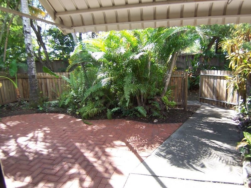 2/6 Armbrust Street, Manoora QLD 4870