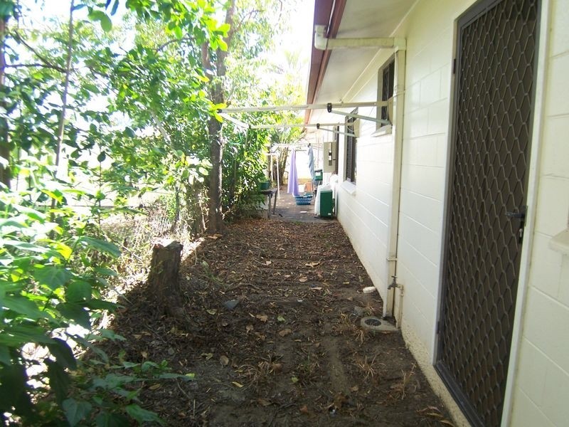 2/6 Armbrust Street, Manoora QLD 4870