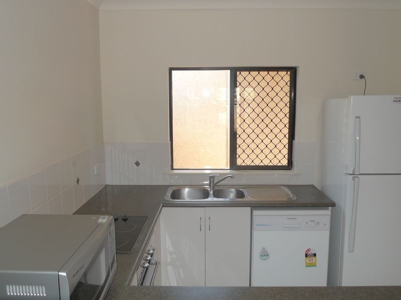 27/190 Irene Street, Mooroobool QLD 4870