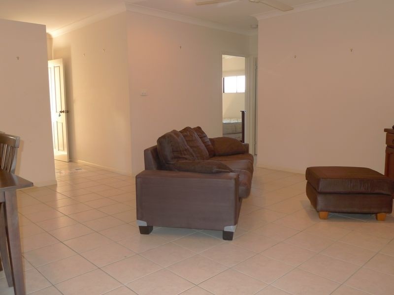 27/190 Irene Street, Mooroobool QLD 4870