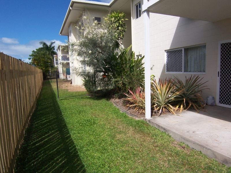 8/24-26 Springfield Crescent, Manoora QLD 4870