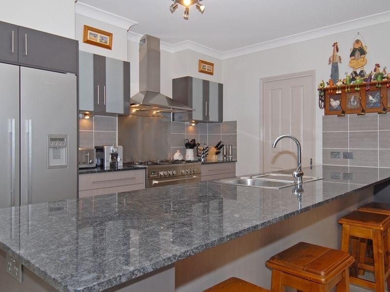 7 Teraglin Street, Kanimbla QLD 4870