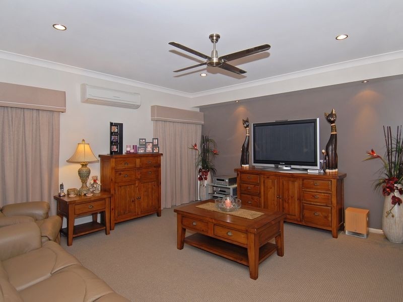 7 Teraglin Street, Kanimbla QLD 4870