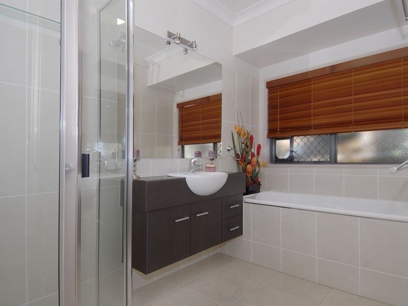 7 Teraglin Street, Kanimbla QLD 4870