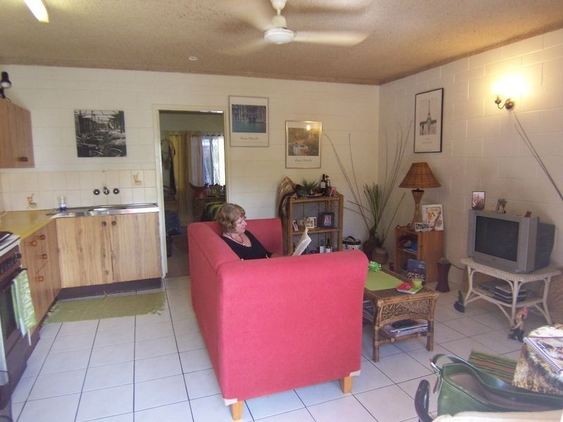 5/2 McPherson Close, Edge Hill QLD 4870