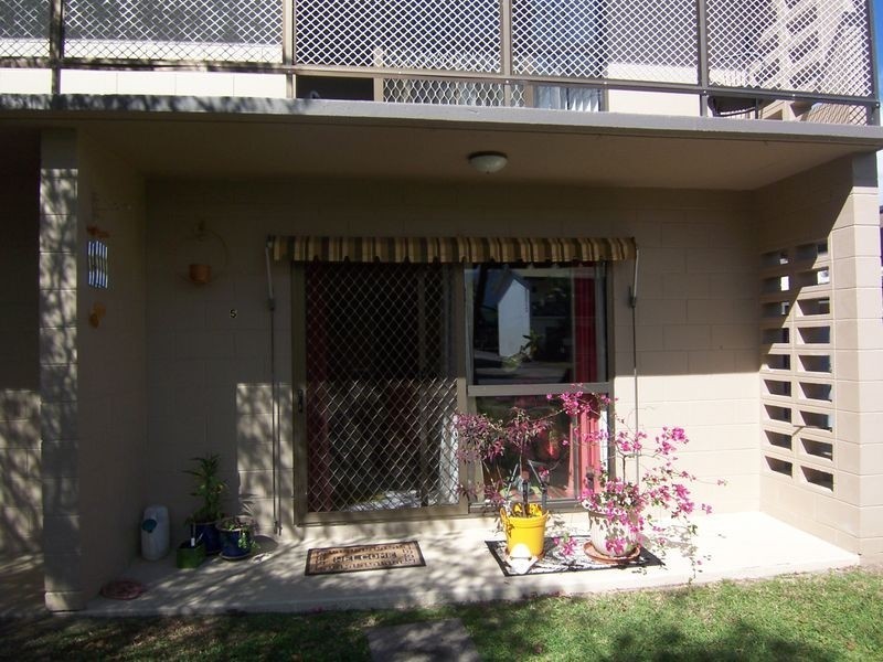 5/2 McPherson Close, Edge Hill QLD 4870