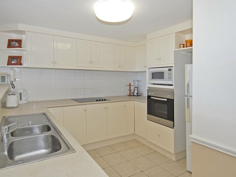 18/8 Munro Terrace, Mooroobool QLD 4870