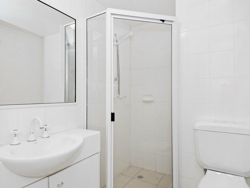 18/8 Munro Terrace, Mooroobool QLD 4870
