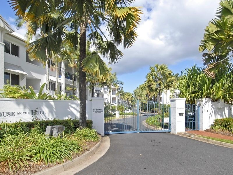 18/8 Munro Terrace, Mooroobool QLD 4870