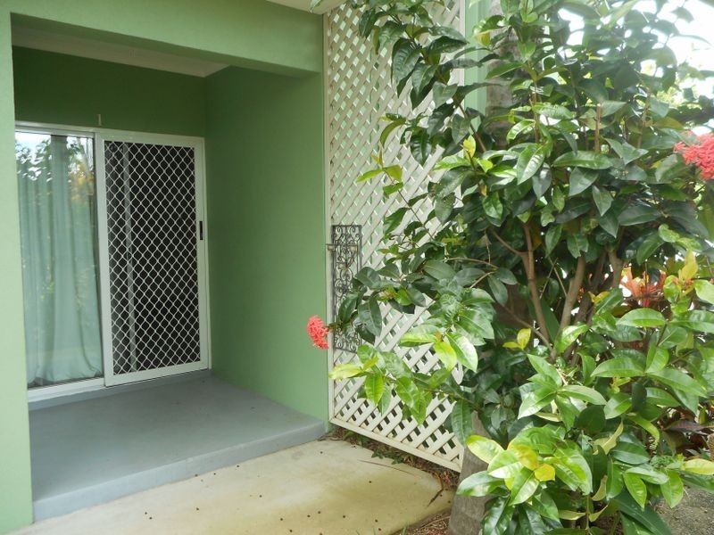 1/346 Mccoombe Street, Mooroobool QLD 4870