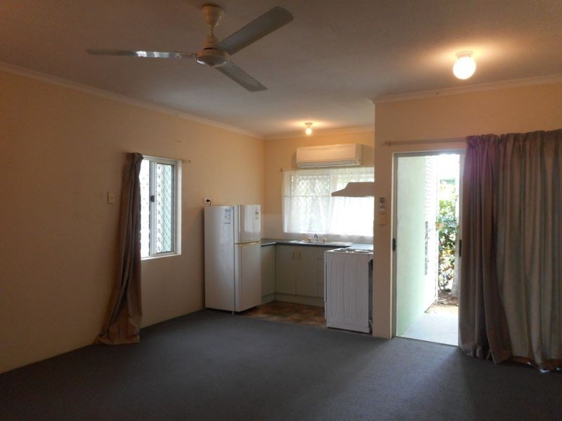 1/346 Mccoombe Street, Mooroobool QLD 4870