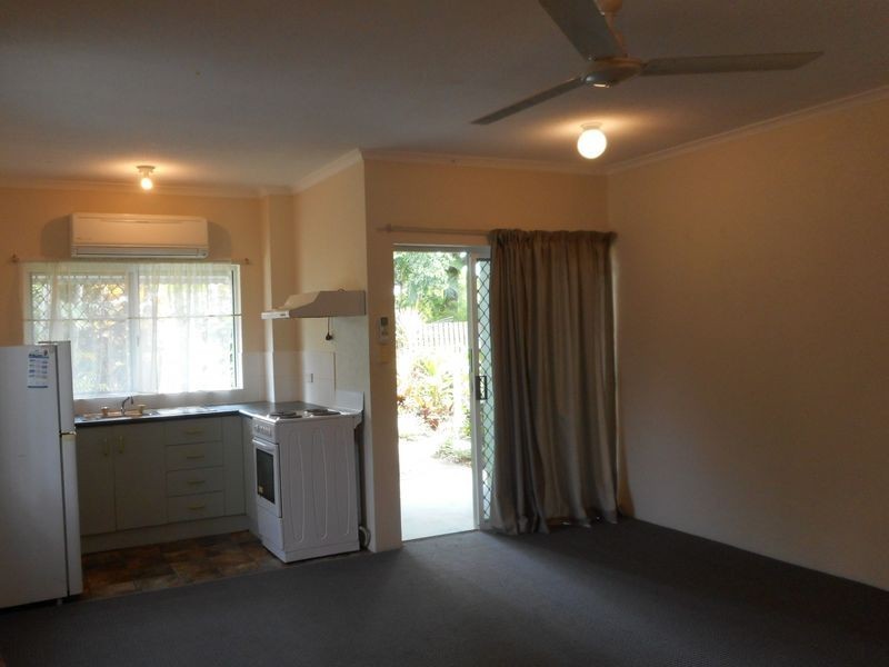 1/346 Mccoombe Street, Mooroobool QLD 4870