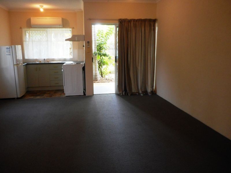 1/346 Mccoombe Street, Mooroobool QLD 4870