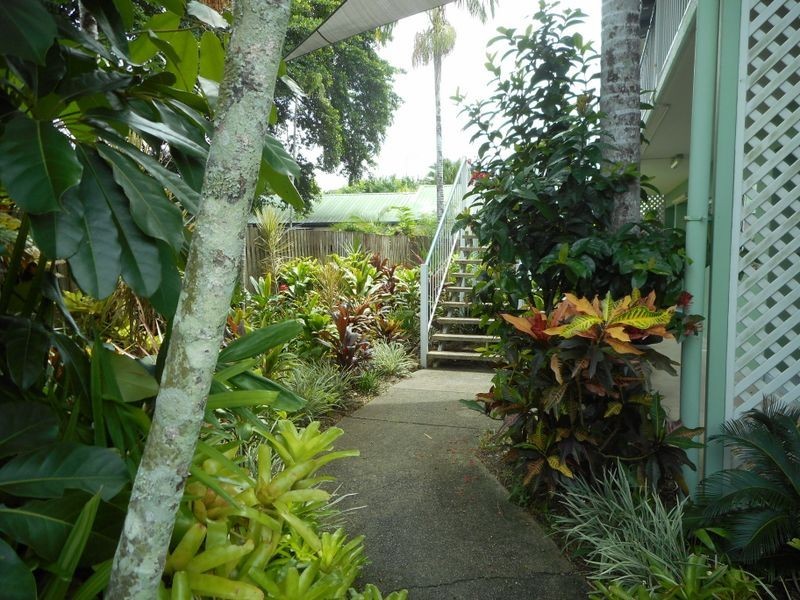 1/346 Mccoombe Street, Mooroobool QLD 4870