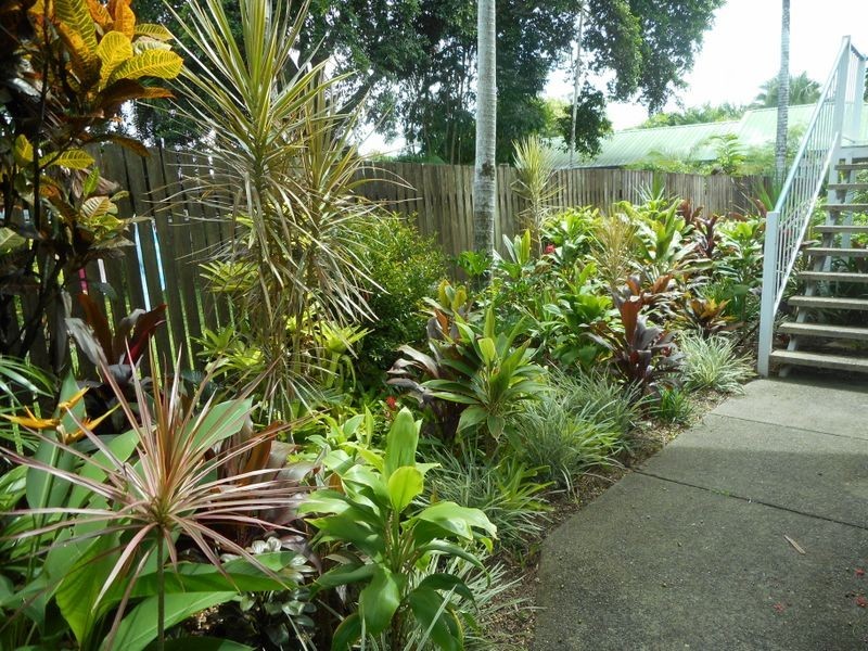 1/346 Mccoombe Street, Mooroobool QLD 4870